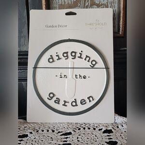 Threshold Garden Décor Sign Digging In The Garden